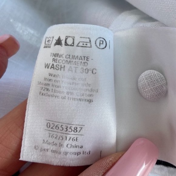 White Linen Flower Embroidered Button Front Blouse EUC UK Size 12 - Picture 12 of 16